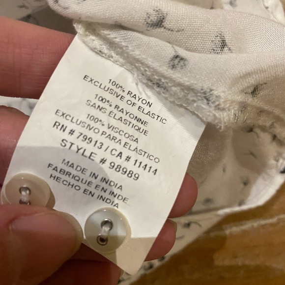 Motherhood Maternity White Floral Print Top - Picture 4 of 7